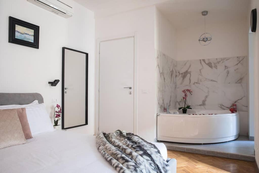Pink Intimate Jacuzzi Suite Trastevere - Top Collection Roma Dış mekan fotoğraf
